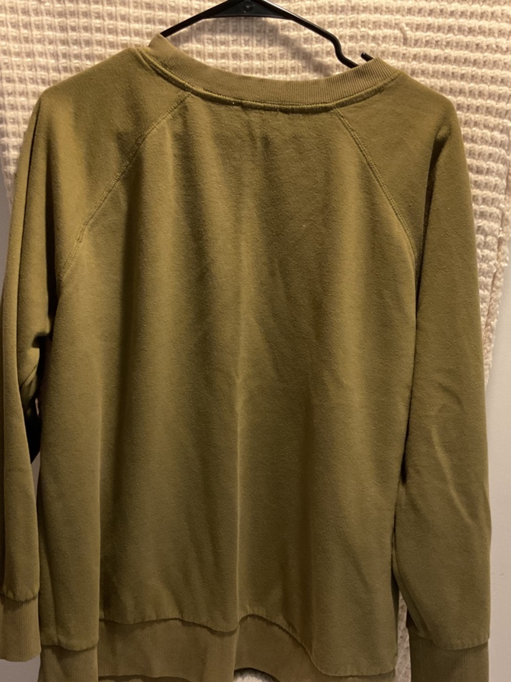 Olive green sweat top xl - Picture 3 of 3